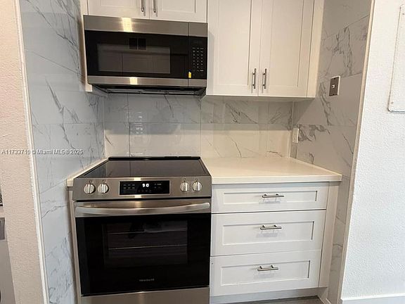 3rd image of 365 SW 86th Ave