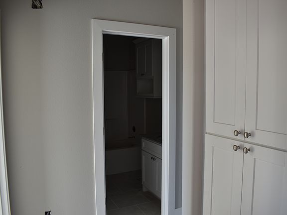 5th image of 63 Joliet St