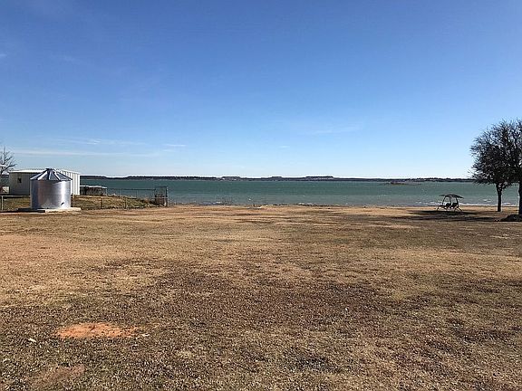 5th image of 160 Meadow Pond Ct