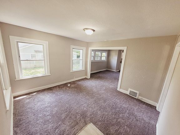 3rd image of 5624 Garfield Ave