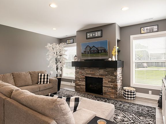 3rd image of 2281 Meadowhill Ln