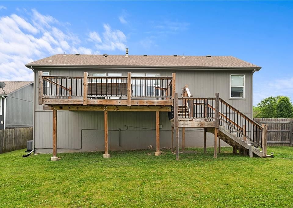 2nd image of 913 N Seminole Ct