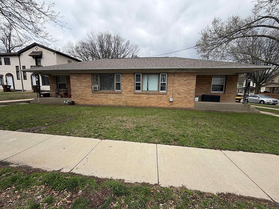 2nd image of 2242 7th St