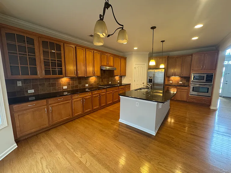 16008 Caranna Ct — Photo 4