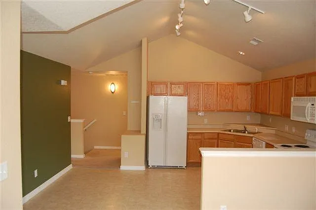 Building Photo - 3624 Ponderosa Ct #11