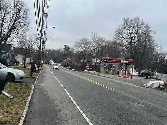 5th image of 42 Clinton Rd