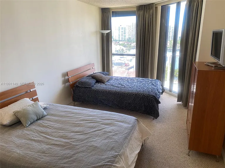 3640 Yacht Club Dr — Photo 12