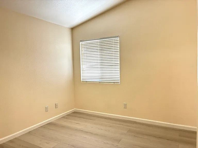 688 Pansy Pl — Photo 16
