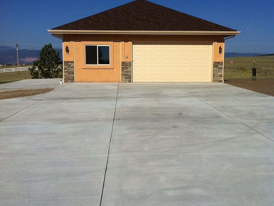 Detached 3 car garage