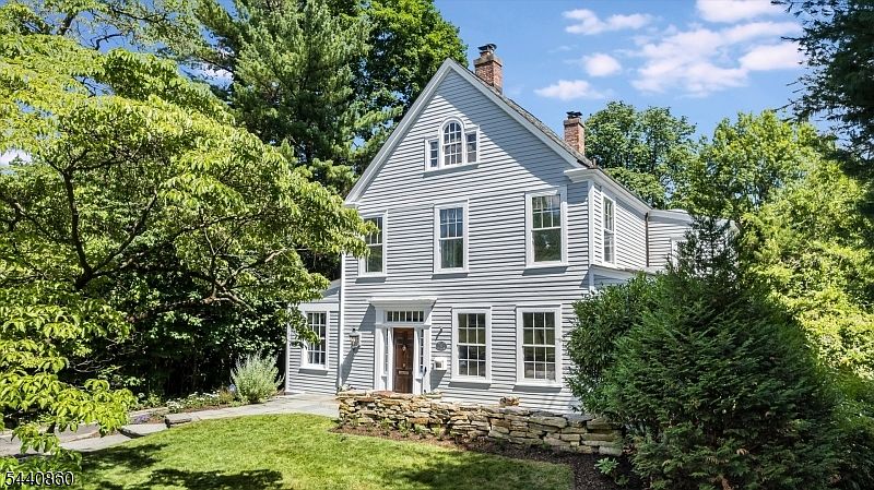 1st image of 53 Hillside Ave