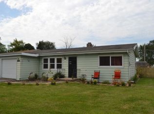 1811 Burr Oak Ln, Lindenhurst, IL 60046