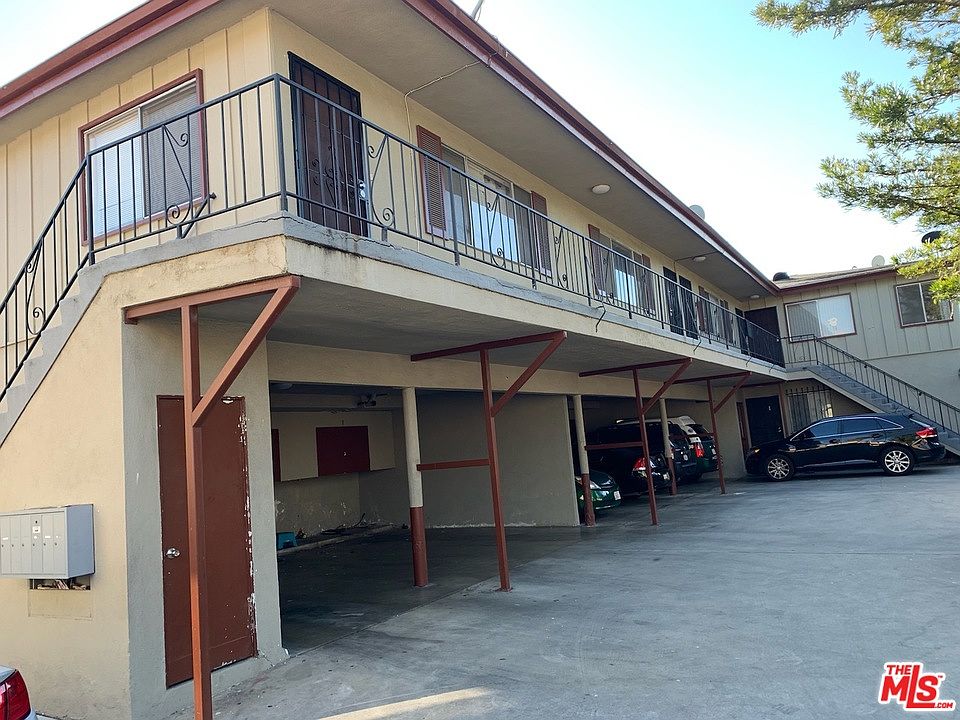 1st image of 330 W Queen St APT 2