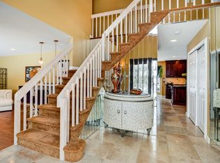 3 Robbie Ct, Morganville, NJ 07751