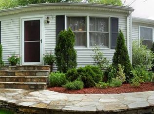 16 Hickory Rd, Derby, CT 06418