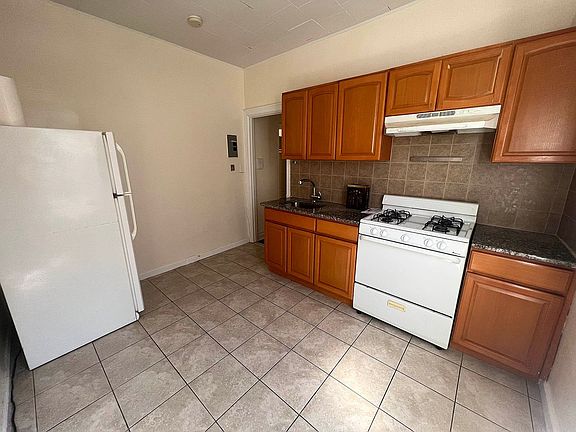 5th image of 25-12 41st St #3A