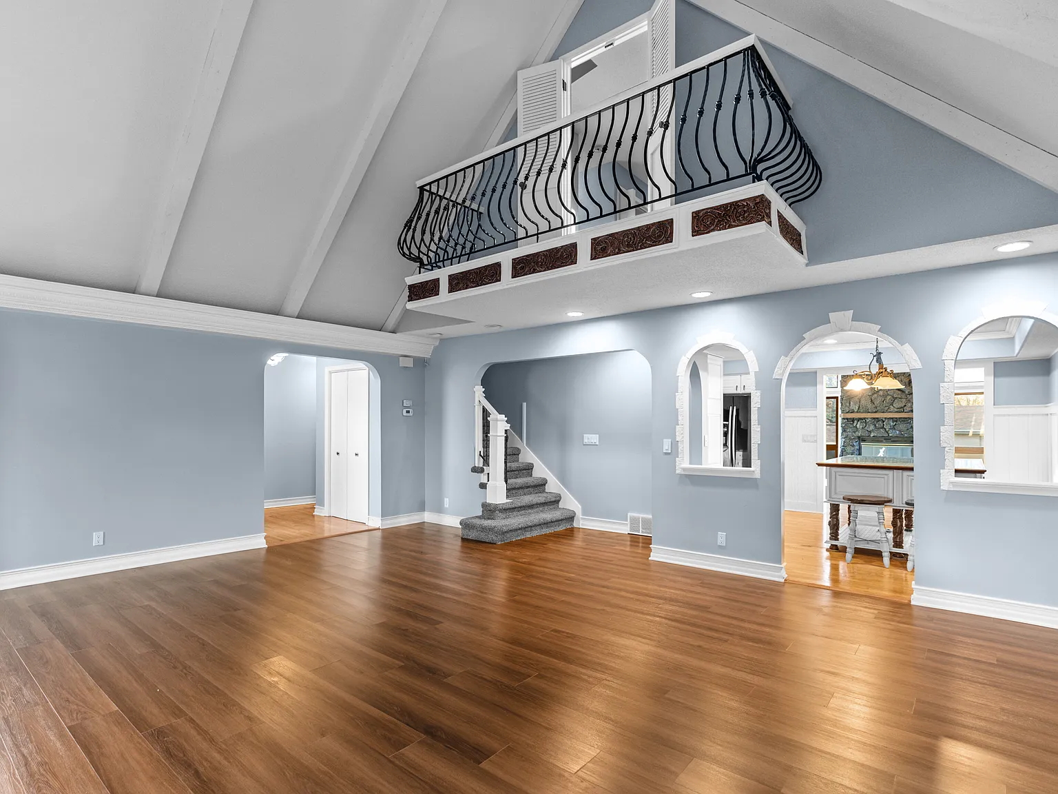 4 bed, 3179 sqft, $3,200 — Photo 3