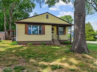 388 Roger Williams Ave, Rumford, RI 02916