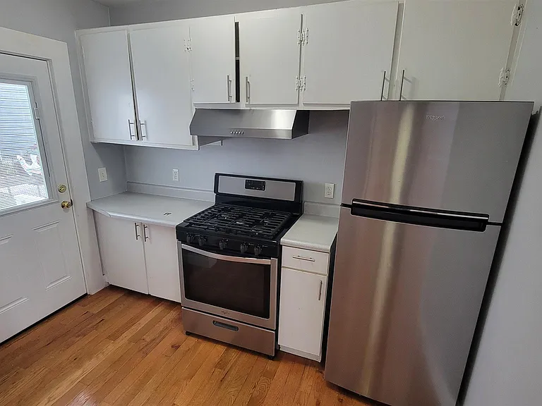 564 Putnam Ave #2L — Photo 2