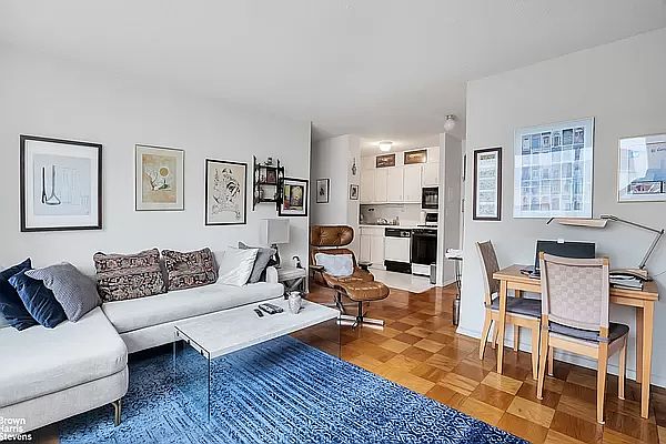 1st image of 333 E 45th St APT 10E