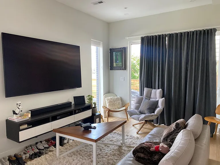 1726 Irving St — Photo 9