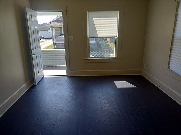 2nd image of 1519 Indiana St