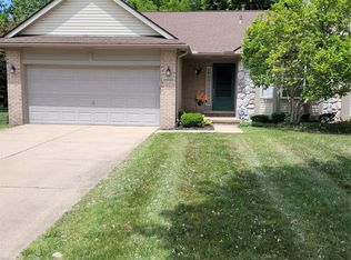 22865 Woodcreek Dr, Taylor, MI 48180