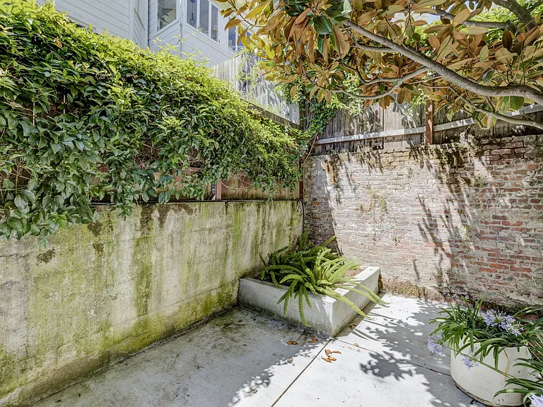 727B Waller St — Photo 16