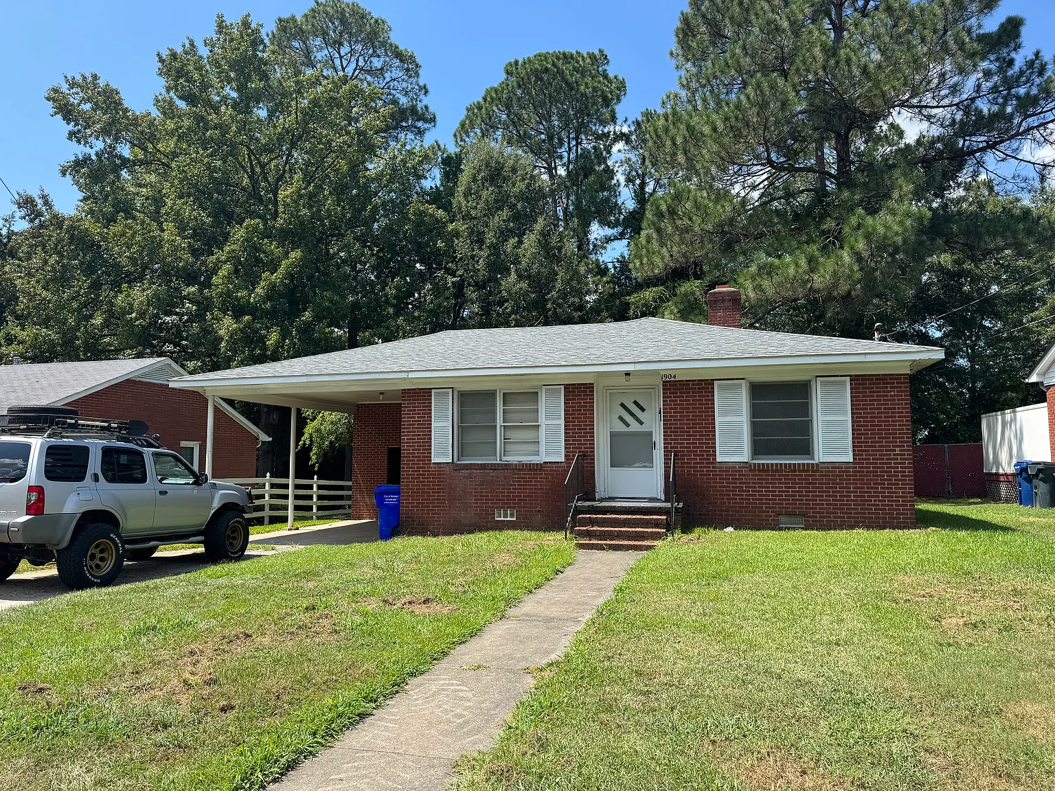 3 bed, 1.5 bath, 1233 sqft, $1,100 — Photo 1