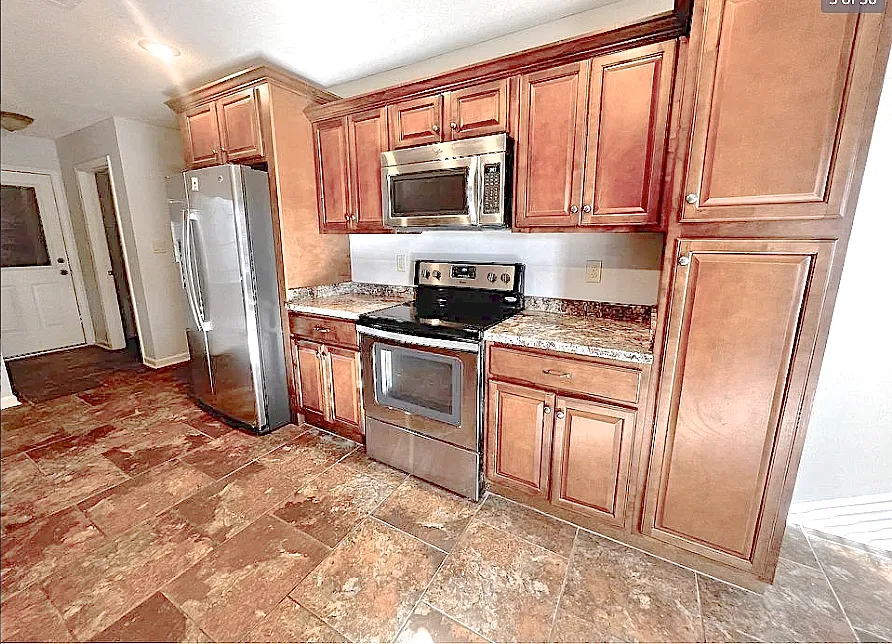 3 bed, 1485 sqft, $1,700 — Photo 4