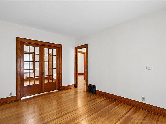 5th image of 708 Grant St