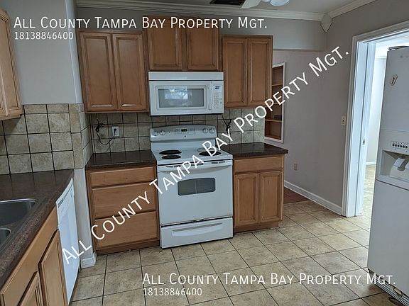 4th image of 9318 N Highland Ave