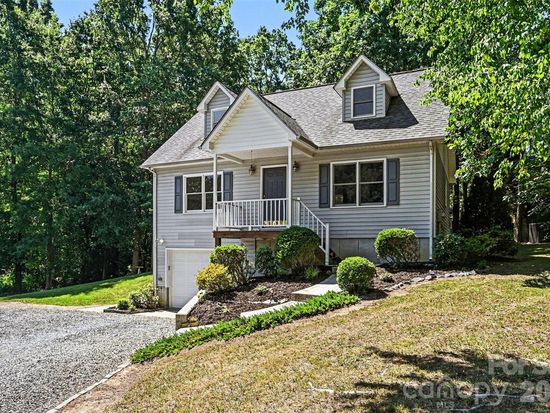 9624 Forest Dr, Charlotte, NC 28216