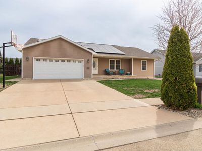1808 Whitetail Ln, Pekin, IL, 61554
