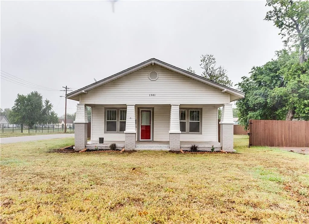 2 bed, 1000 sqft, $1,150 — Photo 1