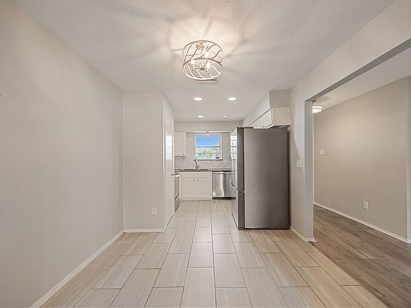 4th image of 1 E Mountain Ln
