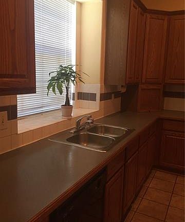 3rd image of 808 Pinnacle Cir