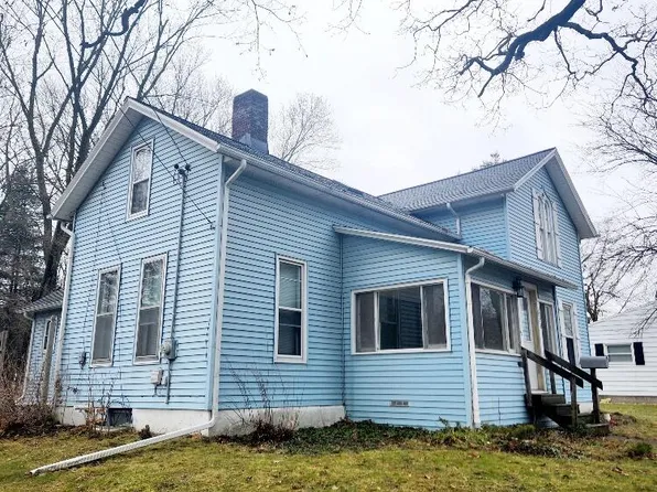 1028 N Michigan Ave, Hastings, MI 49058