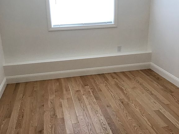 4th image of 356 Holyoke St