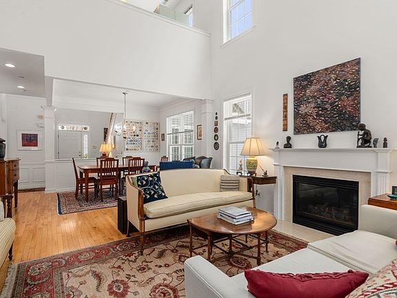 4th image of 201 Willow Brook Dr #201