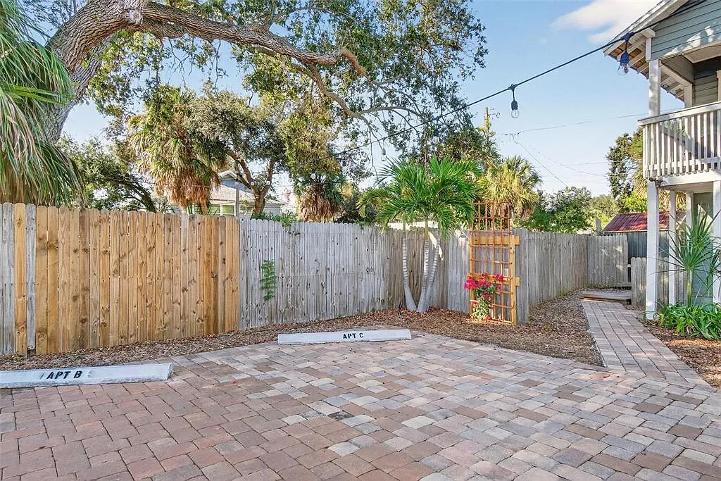 1 bed, 1.0 bath, 680 sqft, $2,000 — Photo 2