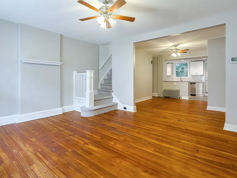 129 Krams Ave — Photo 14
