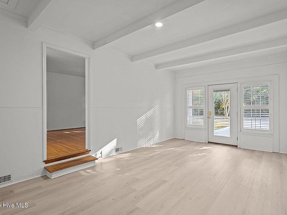 3rd image of 3309 Ashley Circle