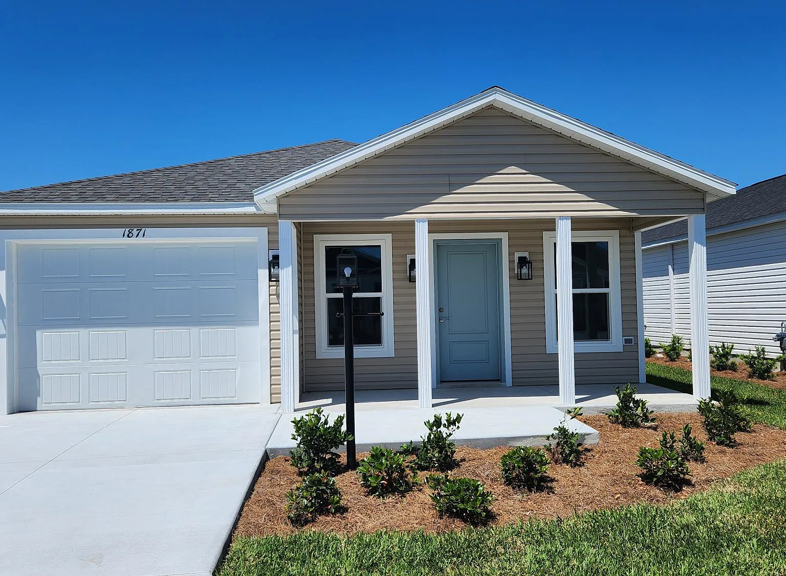 2 bed, 1180 sqft, $2,000 — Photo 1