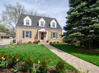 2761 Gross Point Rd, Evanston, IL 60201