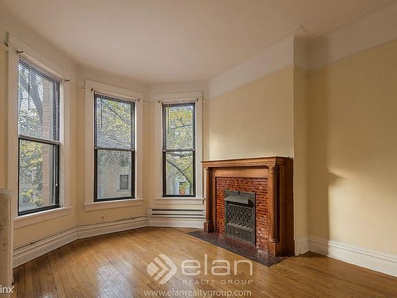 2nd image of 438 W Belden Ave APT 04