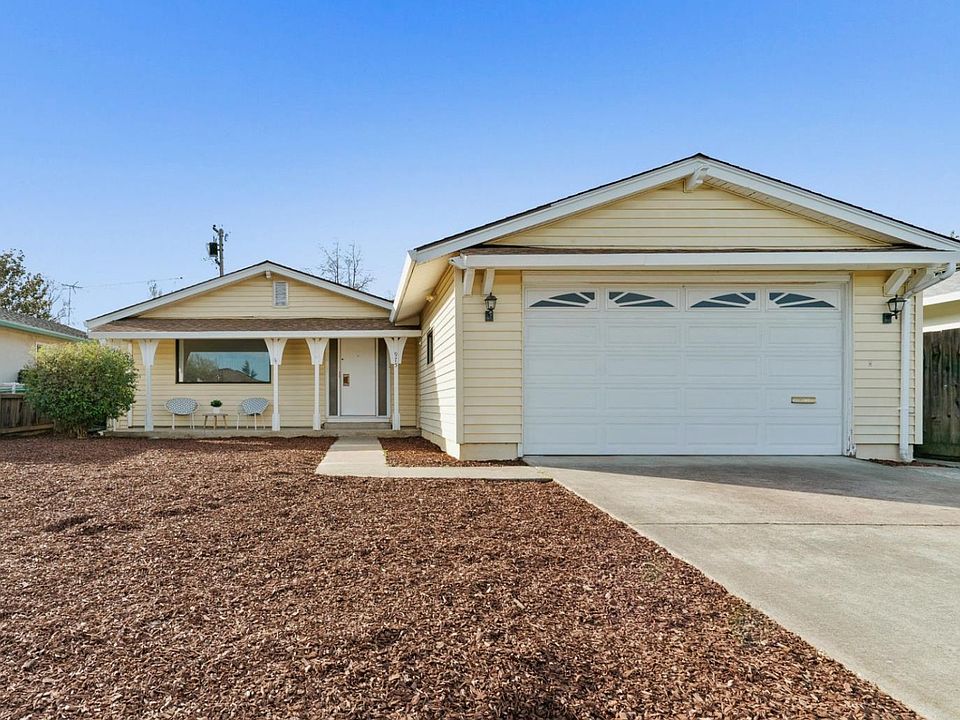 1st image of 975 Camellia Way