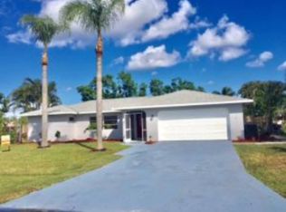 433 SE Skipper Ln, Port Saint Lucie, FL 34983