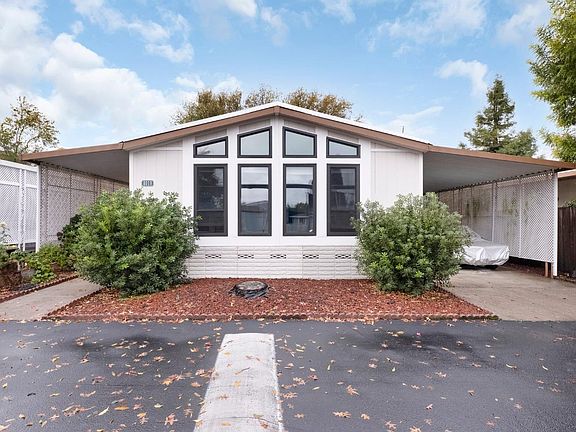 3rd image of 8019 Cliffrose Street