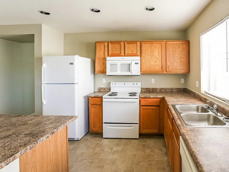 3140 W Maldonado Rd — Photo 8