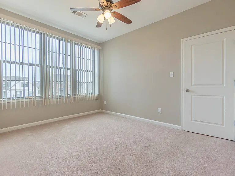 13435 Lapstone Ln — Photo 31